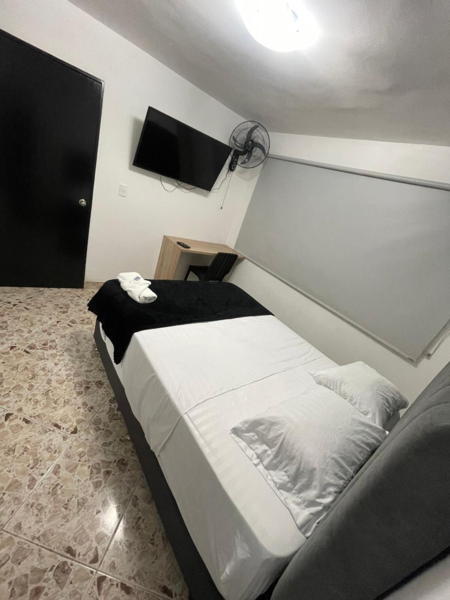 Hotel De Leon Estadio Μεντεγίν Εξωτερικό φωτογραφία